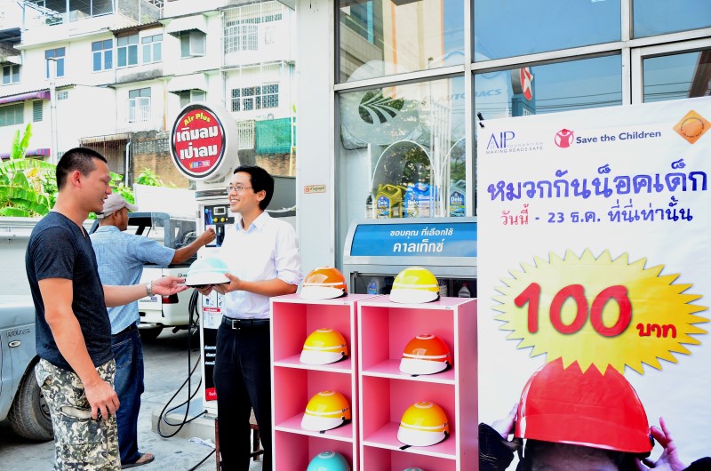 110,000 reached by Thai child motorcycle helmet use programme