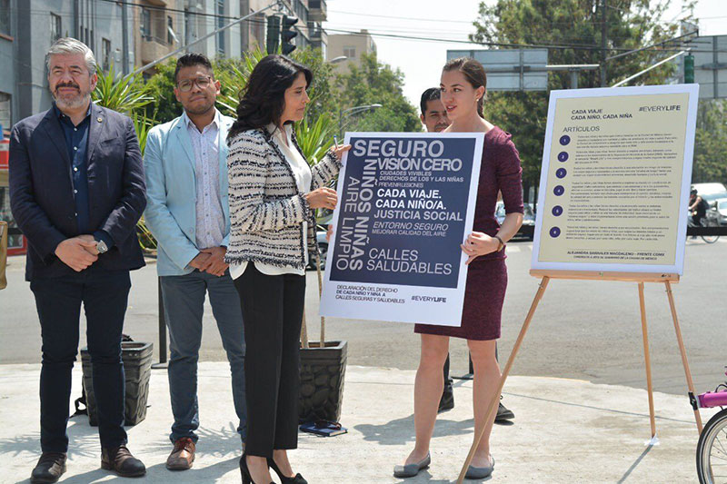 Natalie Draisin with Mayor candidate Alejandra Barrales who signed the #EveryLife Declaration at a dedicated event. 